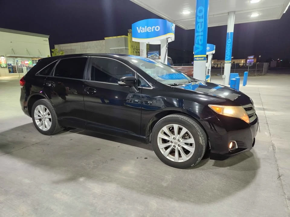 2015 Toyota Venza - Image 8 of 10