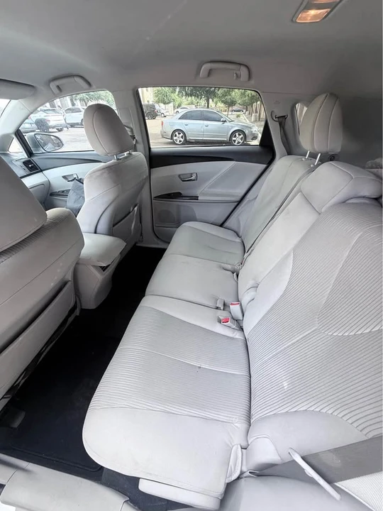 2015 Toyota Venza - Image 5 of 8