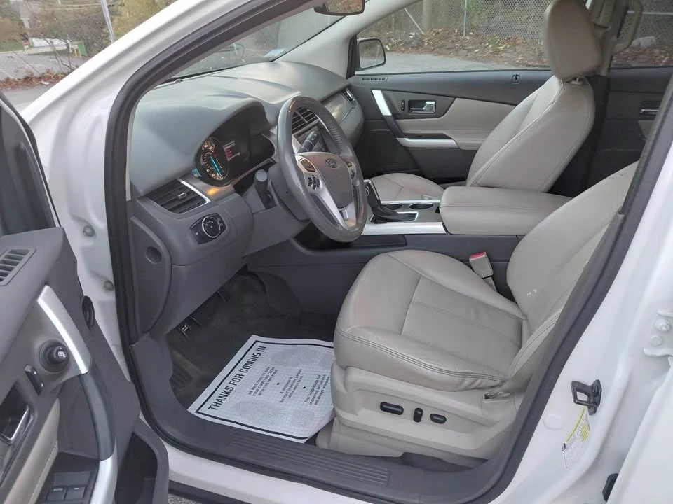 2015 Toyota Venza - Image 15 of 17