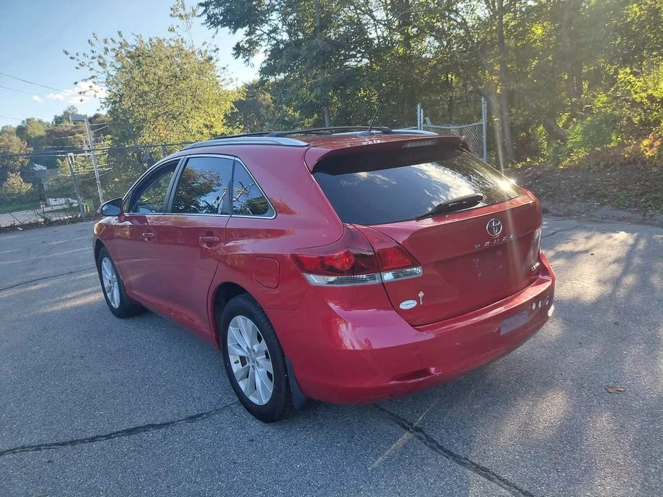 2015 Toyota Venza - Image 8 of 17