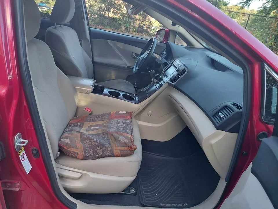 2015 Toyota Venza - Image 5 of 17