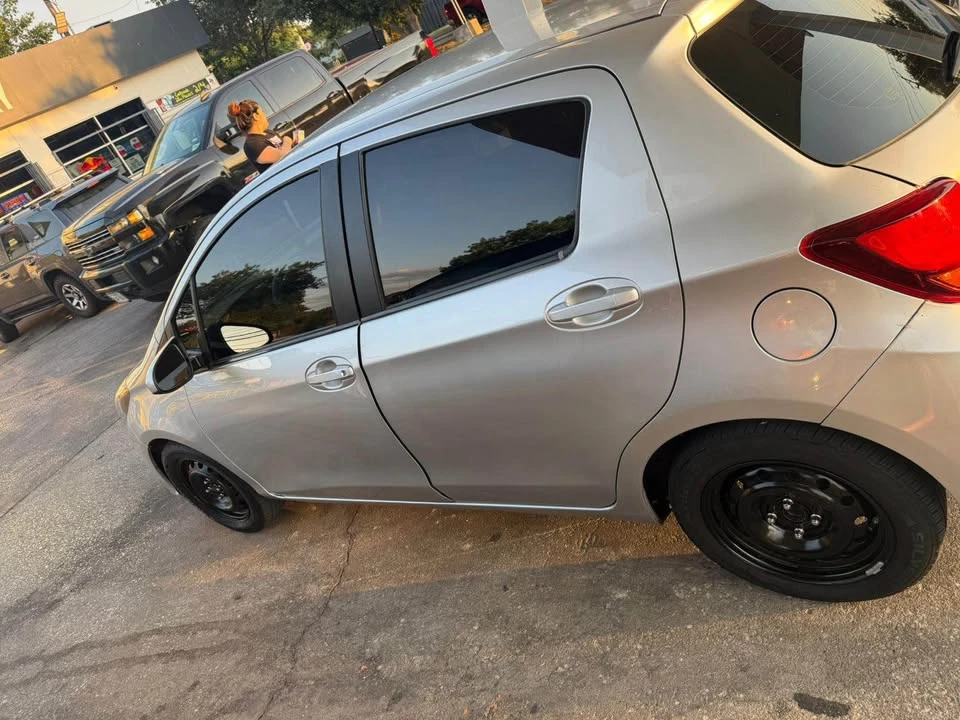 2015 Toyota Yaris - Image 2 of 6