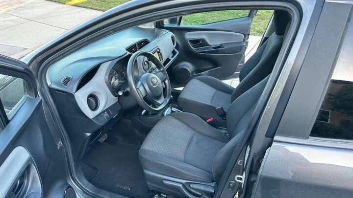 2015 Toyota Yaris - Image 15 of 16