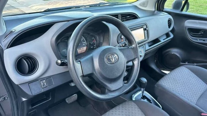2015 Toyota Yaris - Image 10 of 16