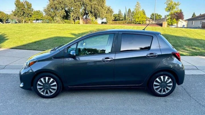 2015 Toyota Yaris - Image 12 of 16