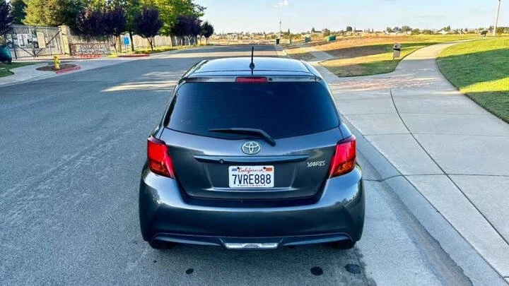 2015 Toyota Yaris - Image 14 of 16