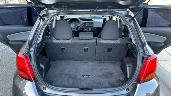 2015 Toyota Yaris - Image 13 of 16