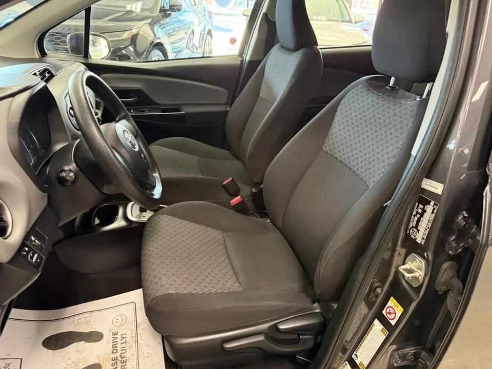 2015 Toyota Yaris - Image 11 of 20