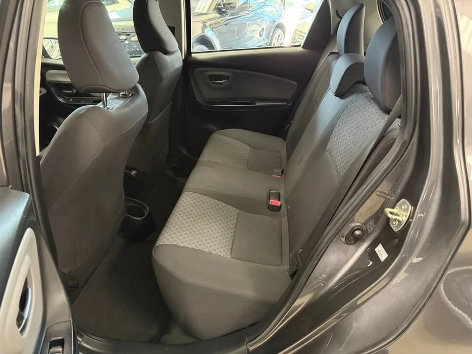 2015 Toyota Yaris - Image 13 of 20