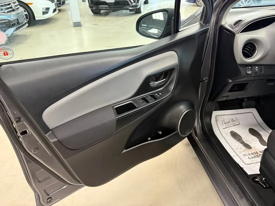 2015 Toyota Yaris - Image 12 of 20