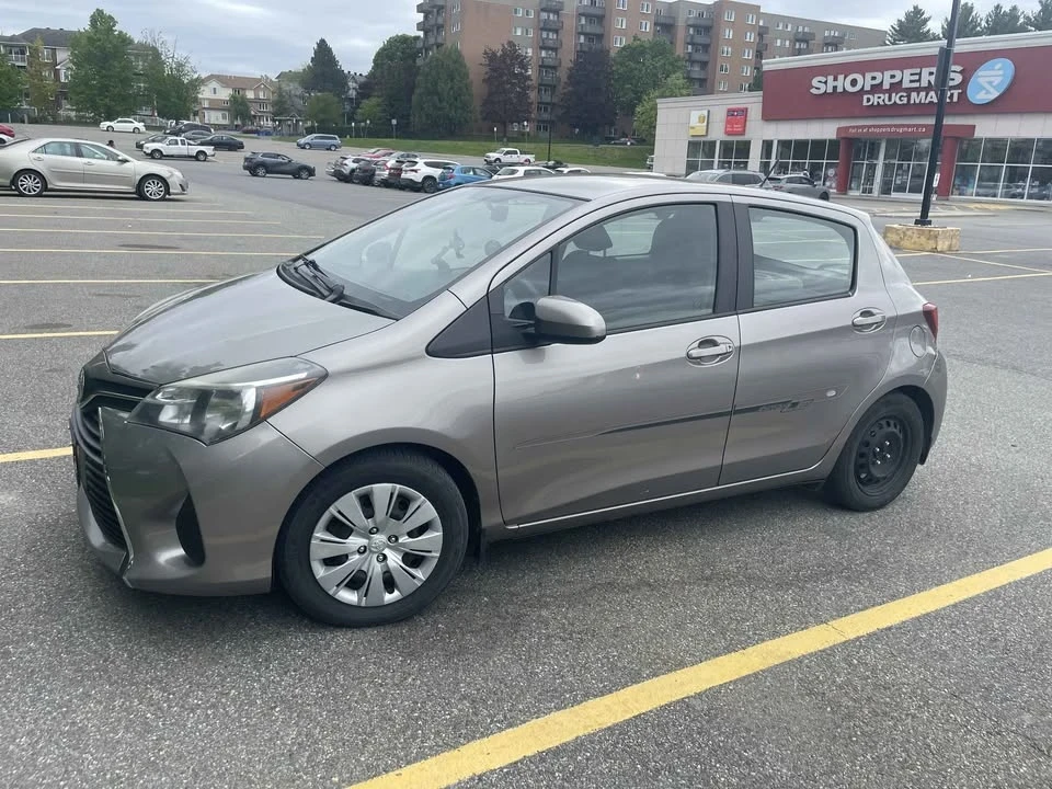 2015 Toyota Yaris - Image 2 of 3