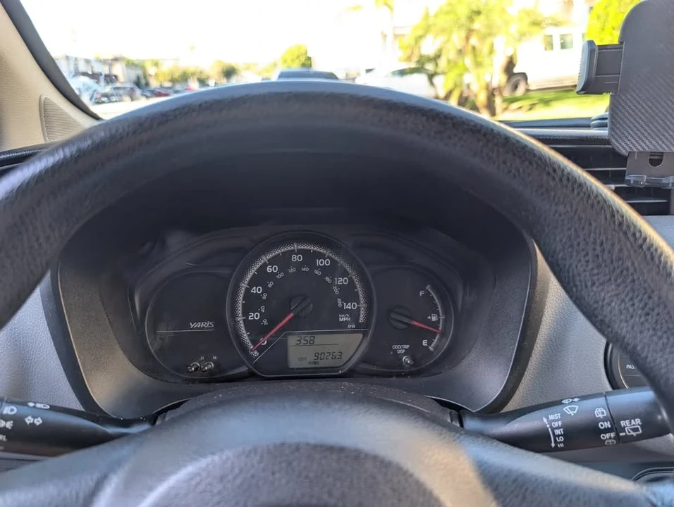 2015 Toyota Yaris - Image 10 of 10