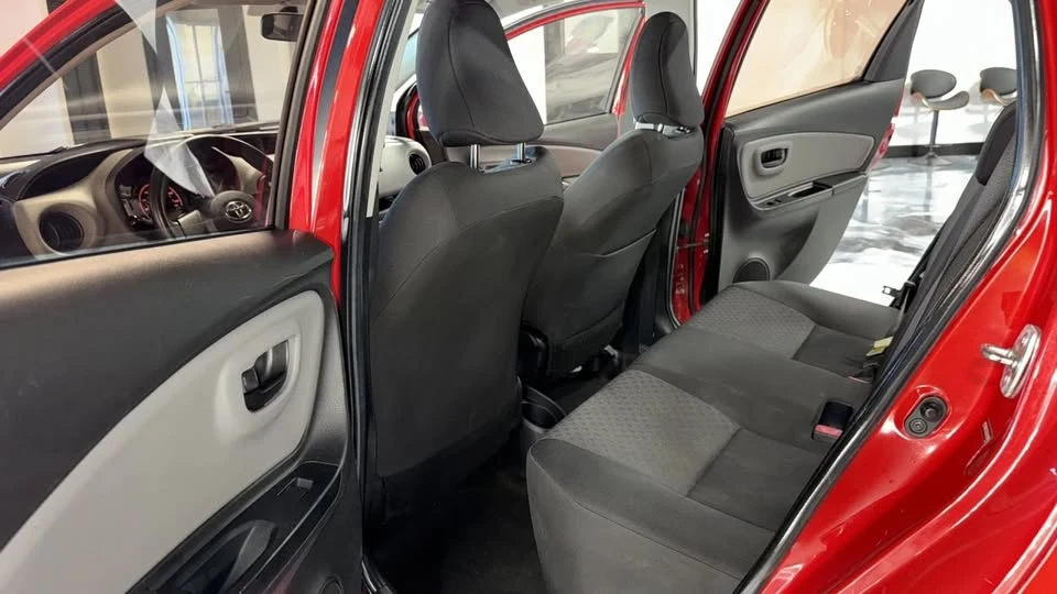 2015 Toyota Yaris - Image 10 of 20