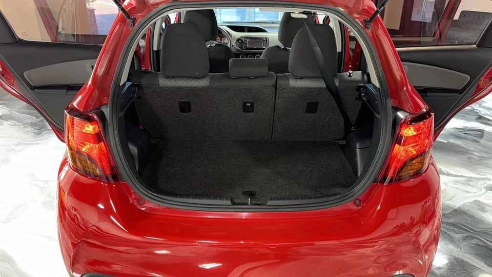 2015 Toyota Yaris - Image 11 of 20