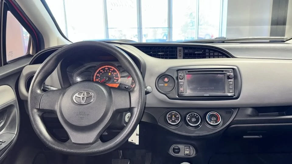 2015 Toyota Yaris - Image 17 of 20