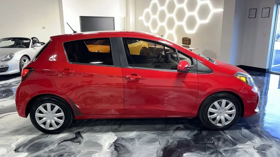 2015 Toyota Yaris - Image 8 of 20