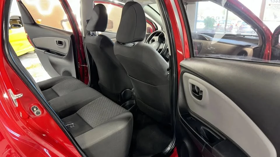 2015 Toyota Yaris - Image 12 of 20