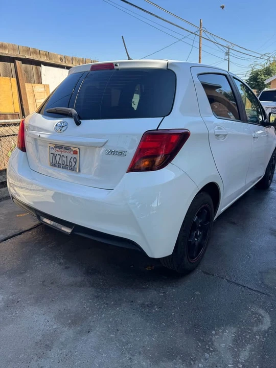 2015 Toyota Yaris - Image 9 of 10