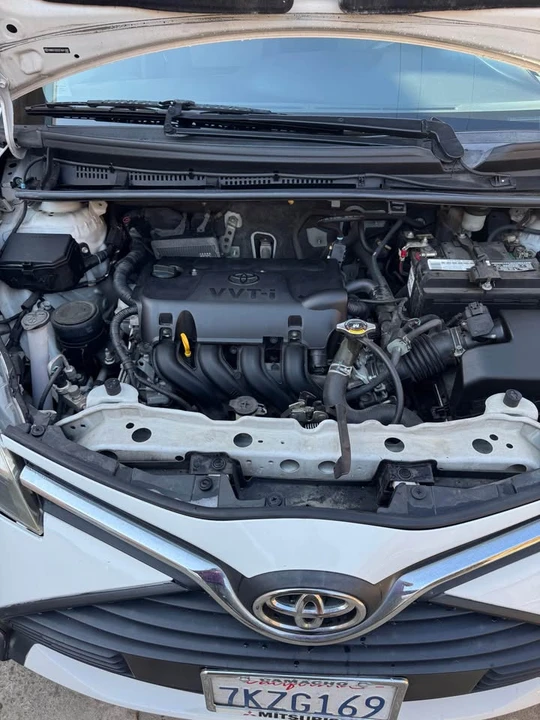 2015 Toyota Yaris - Image 8 of 10