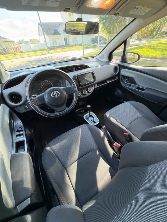 2015 Toyota Yaris - Image 6 of 11