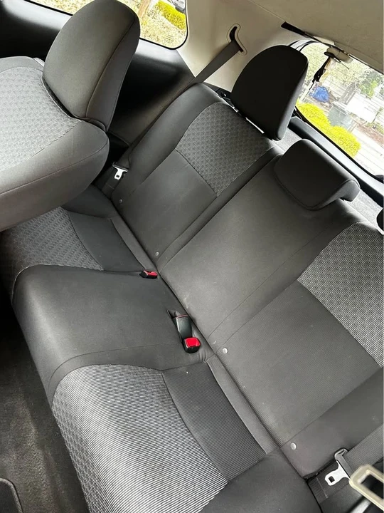 2015 Toyota Yaris - Image 7 of 8