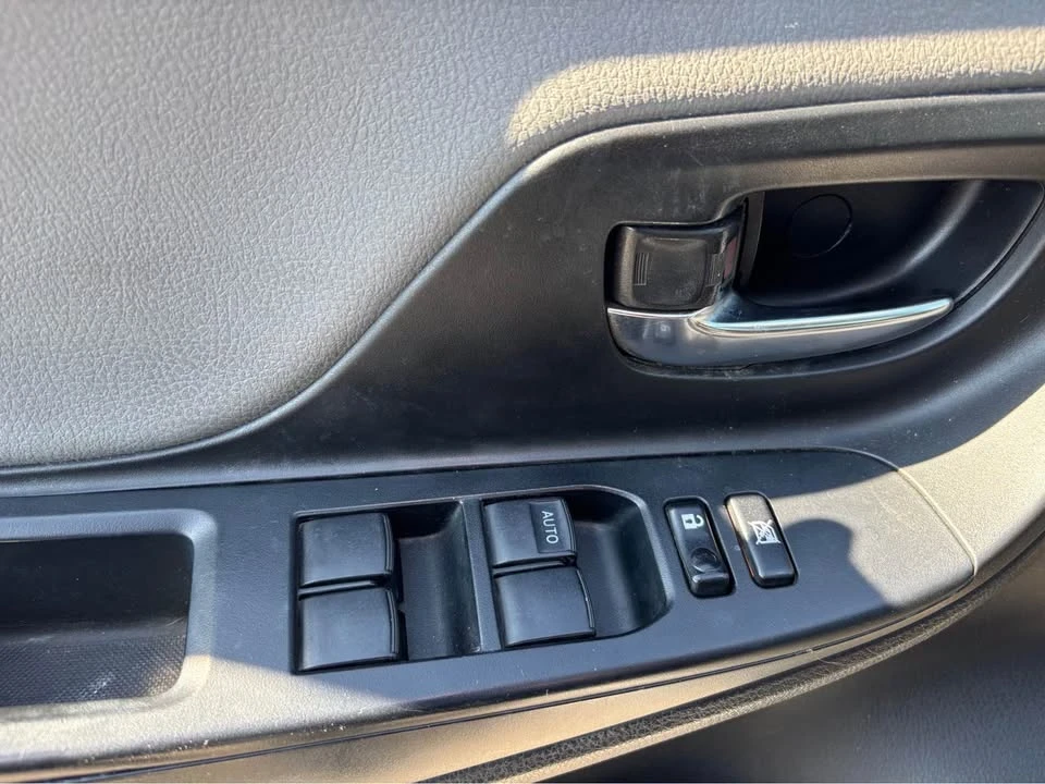 2015 Toyota Yaris - Image 7 of 10