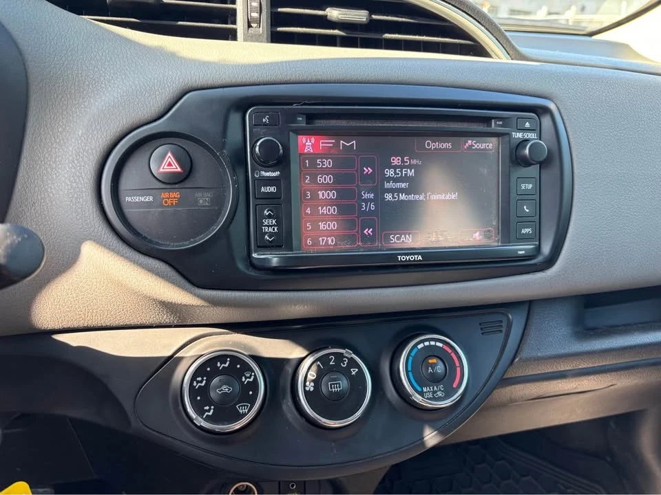 2015 Toyota Yaris - Image 9 of 10