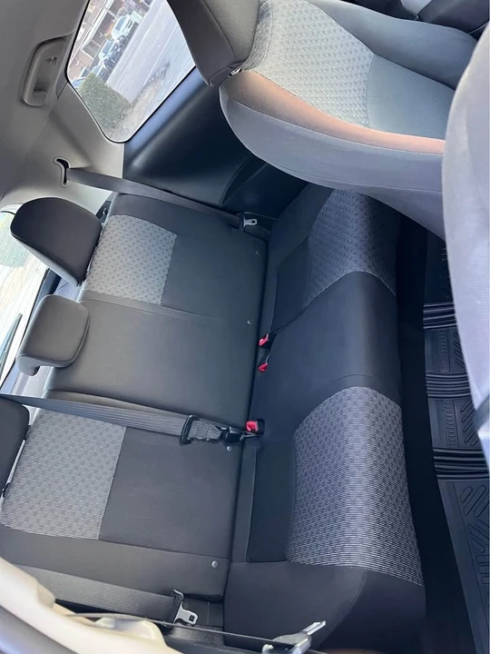 2015 Toyota Yaris - Image 10 of 14