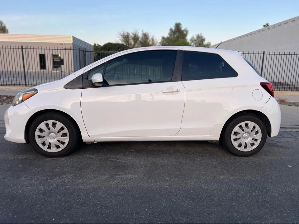 2015 Toyota Yaris - Image 4 of 14