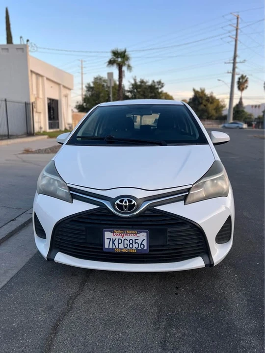 2015 Toyota Yaris - Image 2 of 14