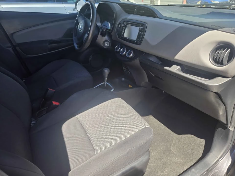 2015 Toyota Yaris - Image 9 of 13
