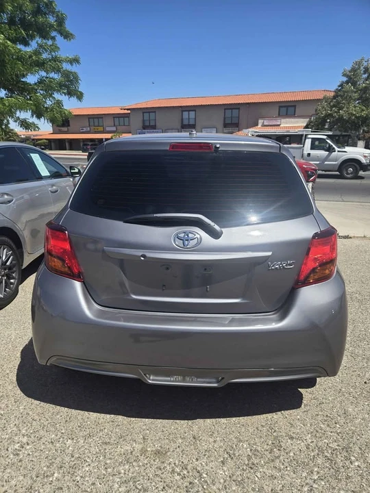 2015 Toyota Yaris - Image 5 of 13