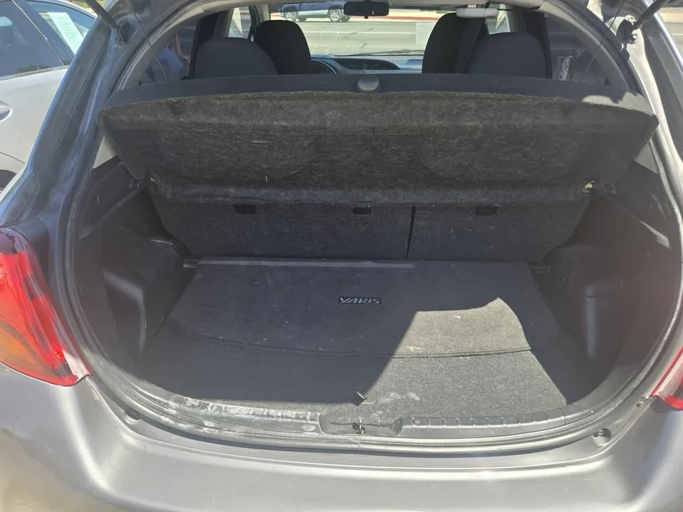 2015 Toyota Yaris - Image 11 of 13