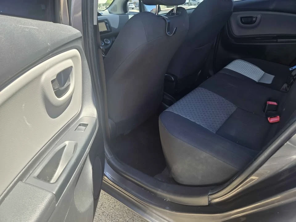 2015 Toyota Yaris - Image 6 of 13