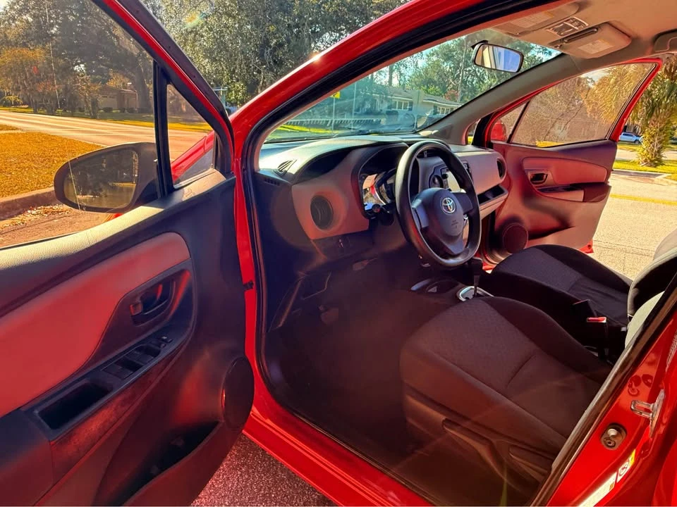 2015 Toyota Yaris - Image 9 of 20