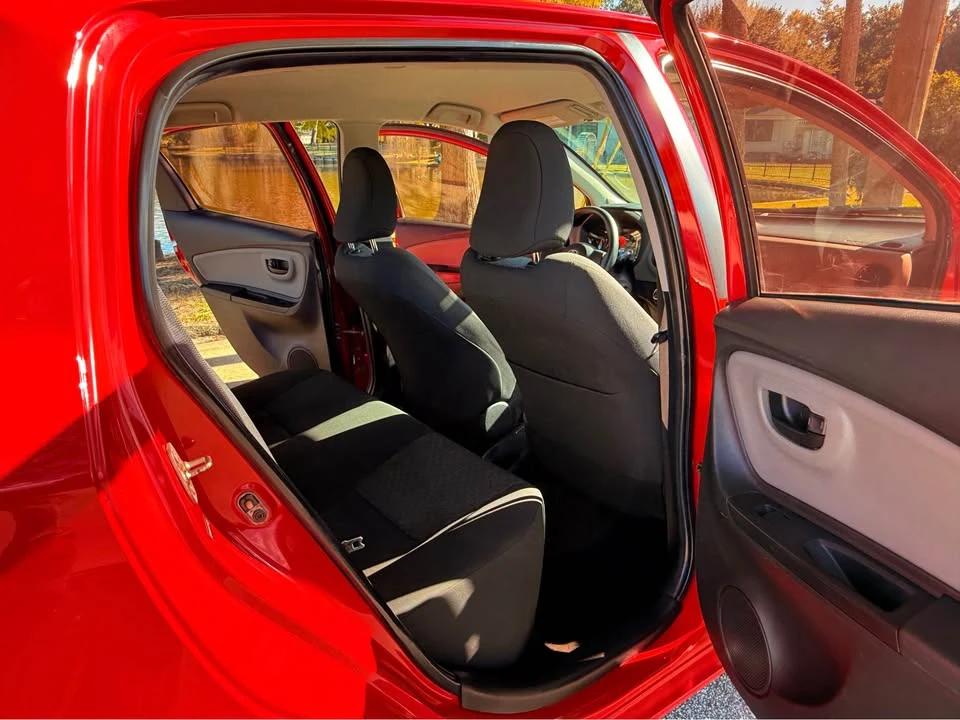 2015 Toyota Yaris - Image 12 of 20