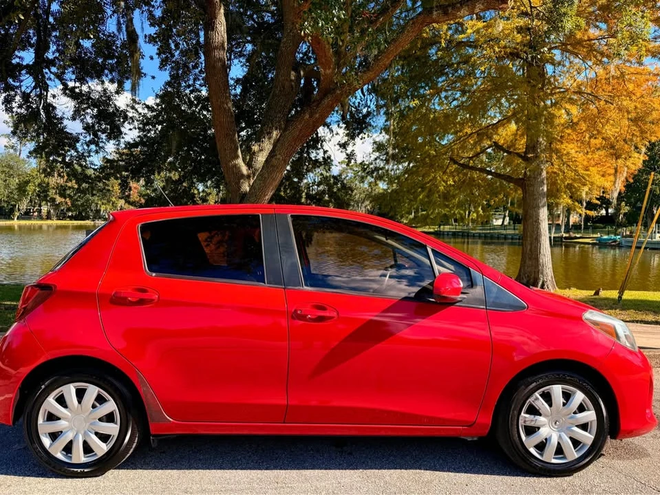 2015 Toyota Yaris - Image 8 of 20