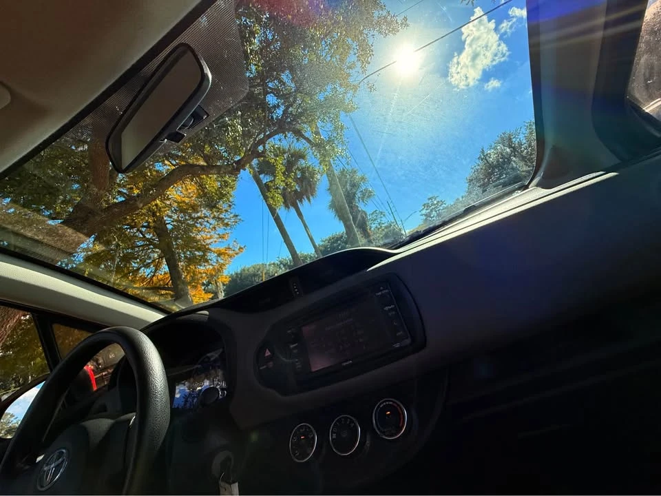 2015 Toyota Yaris - Image 18 of 20