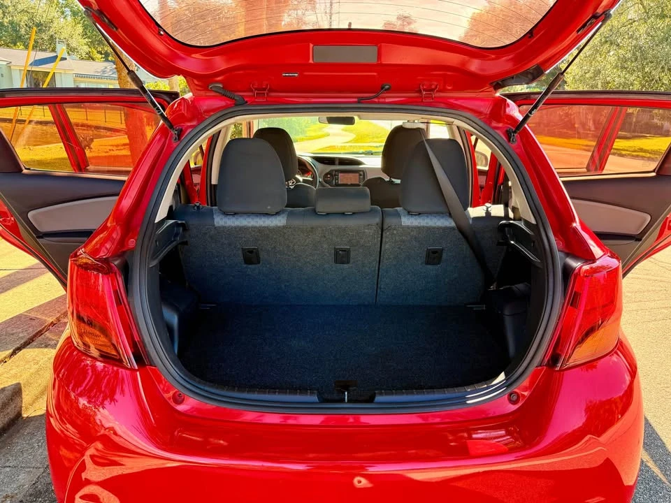 2015 Toyota Yaris - Image 11 of 20