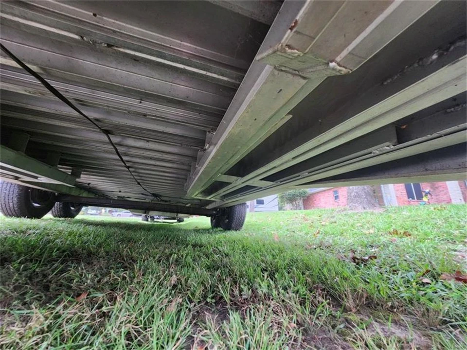 2015 - Image 11 of 12