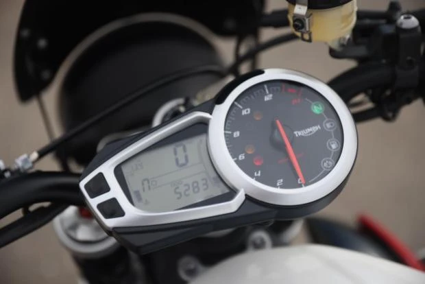 2015 Triumph Speed Triple - Image 4 of 6