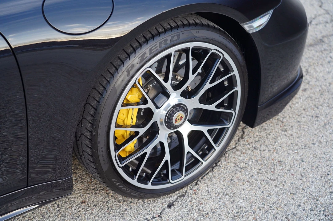 2015 Porsche 991 Turbo S - Image 16 of 17