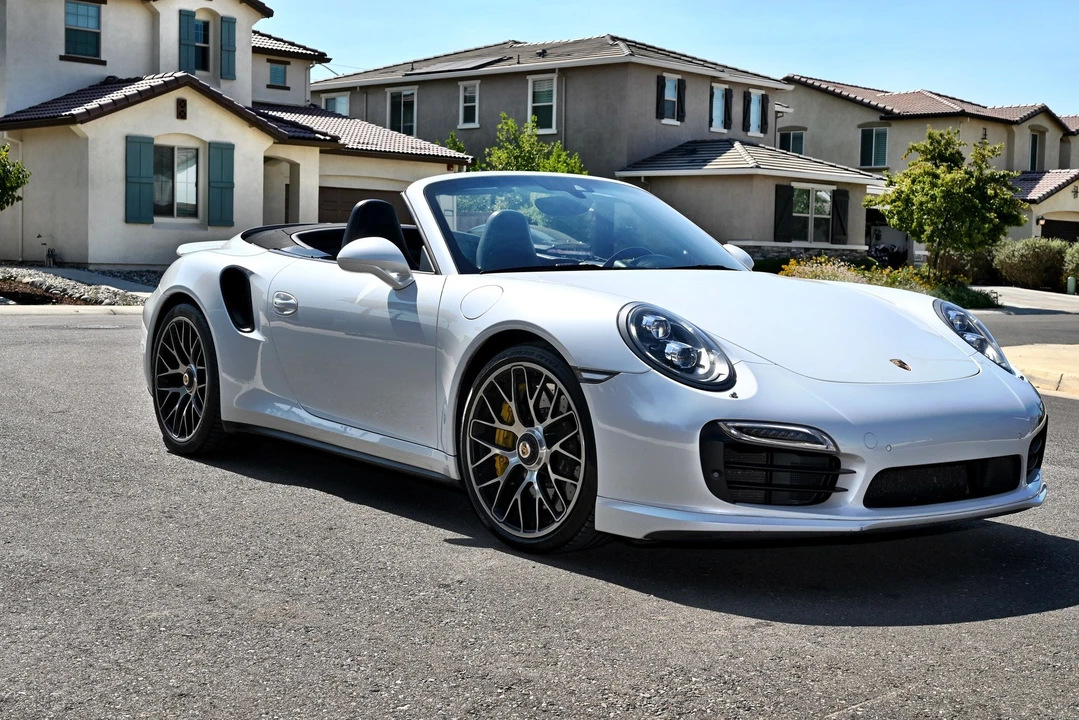 2015 Porsche 991 Turbo S - Image 9 of 18