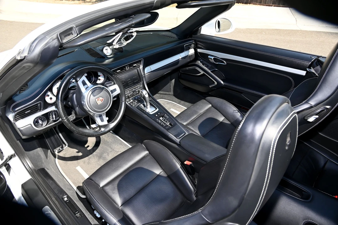 2015 Porsche 991 Turbo S - Image 17 of 18
