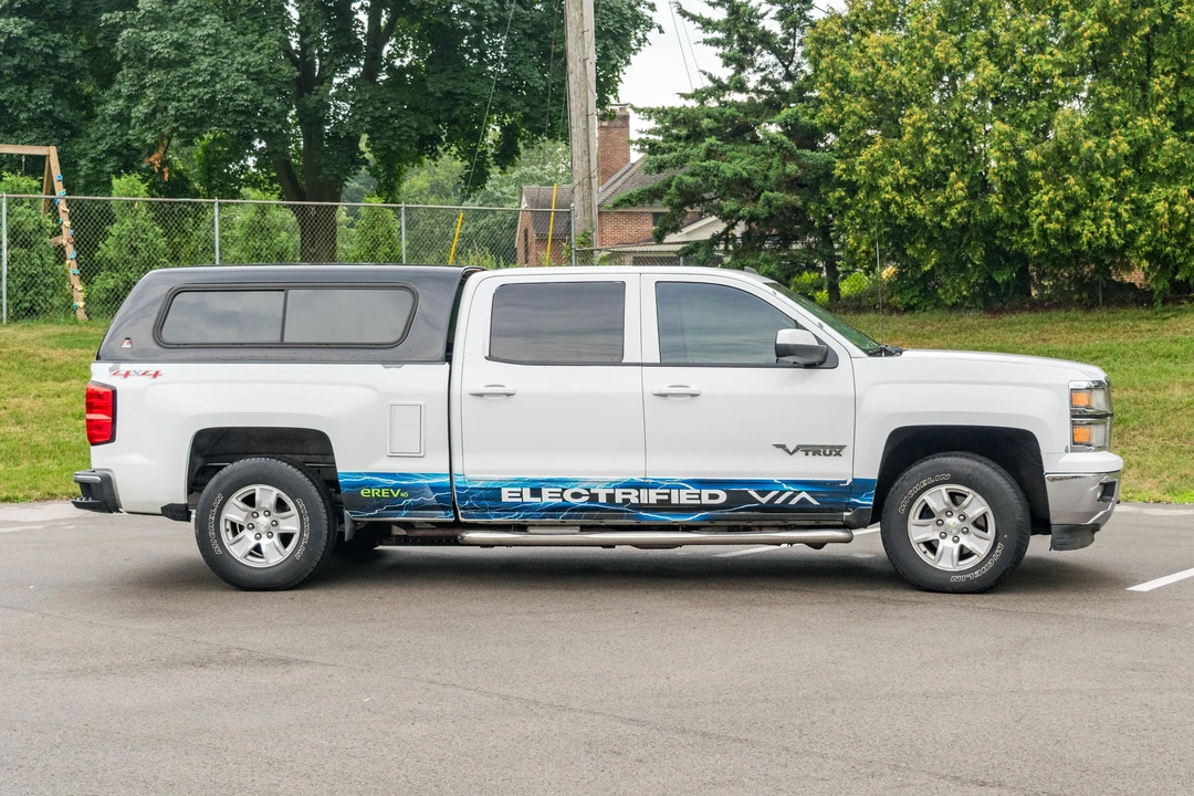 2015 Chevrolet Silverado - Image 3 of 31