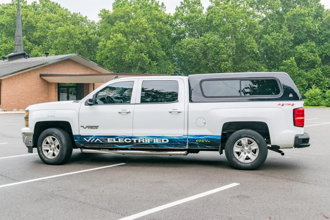 2015 Chevrolet Silverado - Image 6 of 31