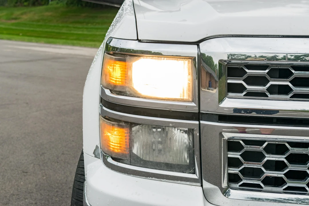 2015 Chevrolet Silverado - Image 17 of 31