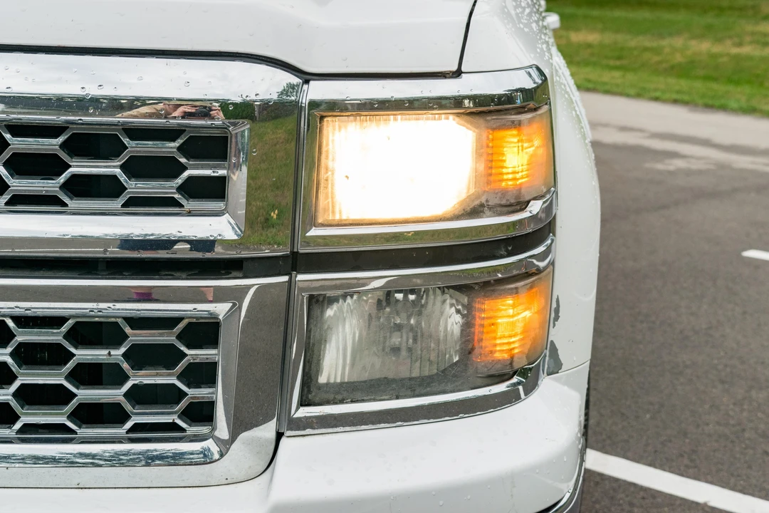 2015 Chevrolet Silverado - Image 18 of 31