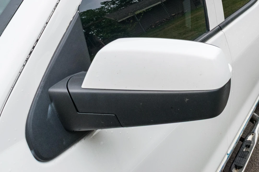 2015 Chevrolet Silverado - Image 24 of 31
