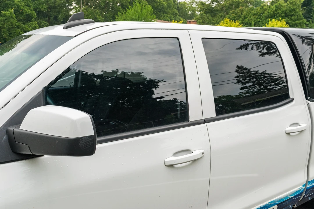 2015 Chevrolet Silverado - Image 28 of 31